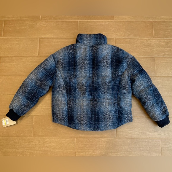 Levi's Women's Cinch Waist Puffer Jacket - Picture 10 of 13